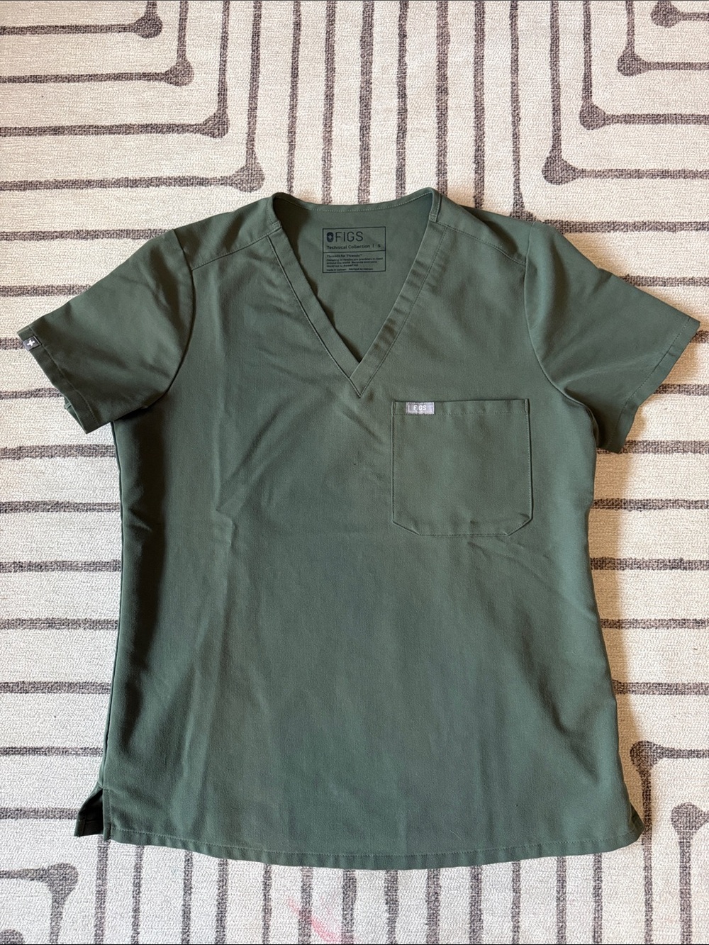 FIGS Women's V-Neck Scrub Top in Moss